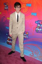 Кевин МакХэйл: 269x400 / 28 Кб