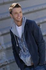 Nick Grosvenor: 1362x2048 / 348 Кб