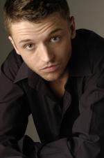 Nick Grosvenor: 1362x2048 / 258 Кб