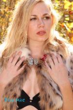 Джессика Камерон: 640x960 / 149 Кб