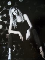 Mahri Shelton: 525x700 / 51 Кб