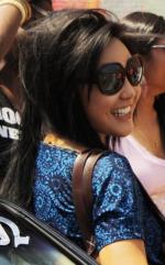 Jennivere Song Lee: 377x604 / 52 Кб