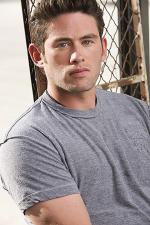 Кларк Фриман: 480x720 / 108 Кб