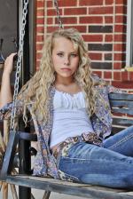 Сэди Брук: 402x600 / 71 Кб