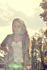 Сэди Брук: 402x600 / 51 Кб