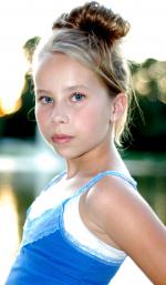 Сэди Брук: 1199x2048 / 285 Кб