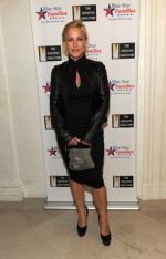 Патриша Аркетт: 257x400 / 22 Кб