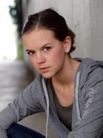 Бритт Флэтмо: 768x1024 / 105 Кб