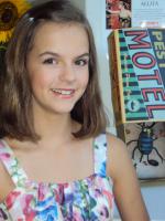 Бритт Флэтмо: 1536x2048 / 363 Кб