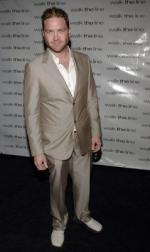 Ларри Бэгби: 239x400 / 20 Кб