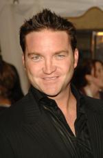 Ларри Бэгби: 261x400 / 19 Кб