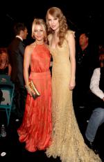 Тейлор Свифт: 1326x2048 / 463 Кб