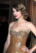 Тейлор Свифт: 1390x2048 / 578 Кб