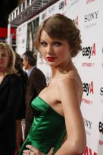 Тейлор Свифт: 267x400 / 23 Кб