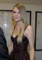 Тейлор Свифт: 286x400 / 20 Кб