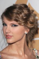 Тейлор Свифт: 267x400 / 22 Кб