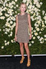 Наоми Уоттс: 1366x2048 / 653 Кб