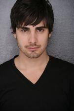 Томми Савас: 480x720 / 42 Кб