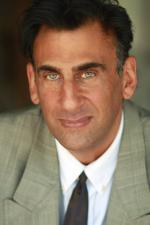 Крэйг Цуккеро: 480x720 / 47 Кб