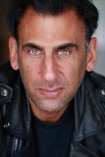 Крэйг Цуккеро: 480x720 / 48 Кб