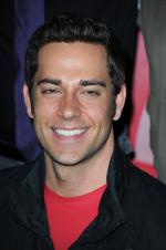 Закари Ливай: 1363x2048 / 368 Кб