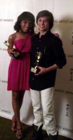 Тила Данн: 1070x2048 / 219 Кб