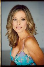 Дина Дефтериос: 1336x2048 / 330 Кб