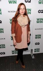 Зои Листер Джонс: 1247x2048 / 424 Кб