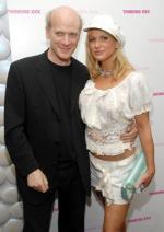 Тимоти Гринфилд-Сандерс: 284x400 / 22 Кб