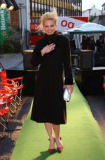 Адриенн Франц: 263x400 / 29 Кб