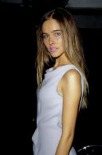 Изабель Лукас: 396x595 / 24 Кб