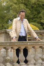 Ричард Э. Грант: 1296x1936 / 288 Кб