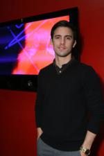 Майло Вентимилья: 267x400 / 13 Кб