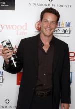 Коул Хаузер: 277x400 / 21 Кб