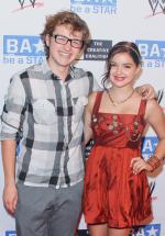 Энгус Т. Джонс: 1433x2048 / 592 Кб