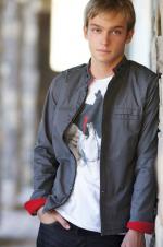 Девон Джирхарт: 680x1024 / 96 Кб