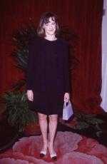 Джоан Кьюсак: 262x400 / 15 Кб