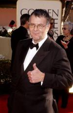 Том Уилкинсон: 262x400 / 22 Кб