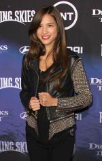 Келси Эсбиль: 1308x2048 / 539 Кб