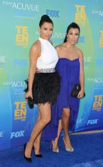 Кортни Кардашьян: 1272x2048 / 451 Кб