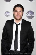 Адам Палли: 480x720 / 42 Кб