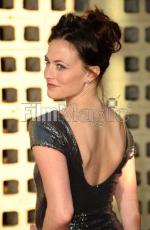 Лара Пулвер: 389x594 / 45 Кб