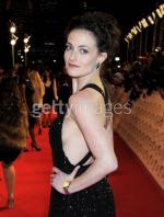 Лара Пулвер: 451x594 / 48 Кб