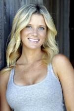 Молли Брэйди: 1365x2048 / 430 Кб