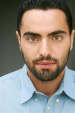 Фаршад Фарахат: 332x500 / 32 Кб