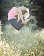 Кара Петерсен: 576x720 / 88 Кб