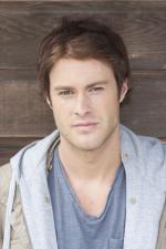 Джеймс Тревена-Браун: 1067x1600 / 200 Кб