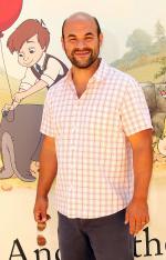 Иэн Гомес: 1316x2048 / 537 Кб