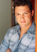 Энтони Молинари: 962x1347 / 246 Кб