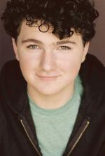 Николас Лоуб: 324x480 / 21 Кб